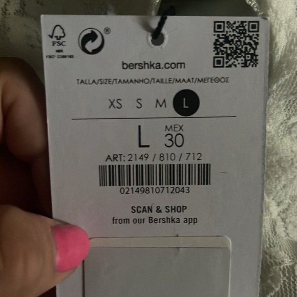 Blond Lace long sleeve T-shirt with a crossover necklineT-Shirts-Woman | Bershka - Picture 11 of 11